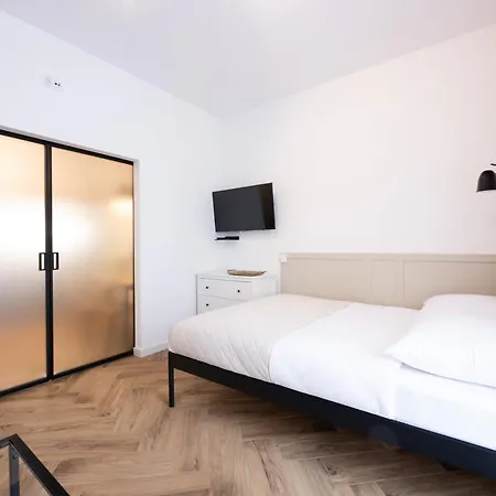 Native Pulaskiego 6 Διαμέρισμα *