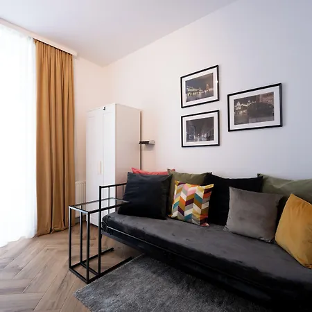 Native Pulaskiego 6 דירה