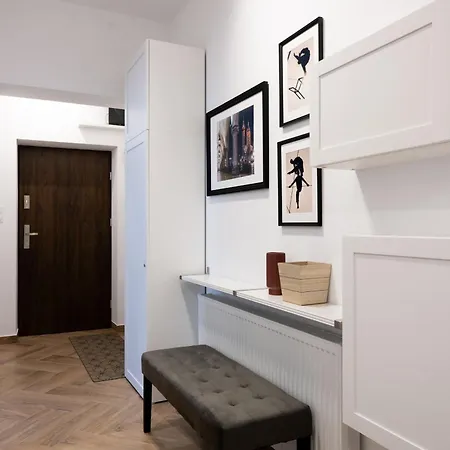 Native Pulaskiego 6 شقة