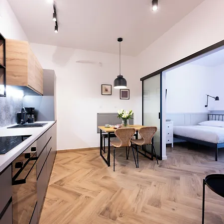 Native Pulaskiego 6 شقة كراكوفيا